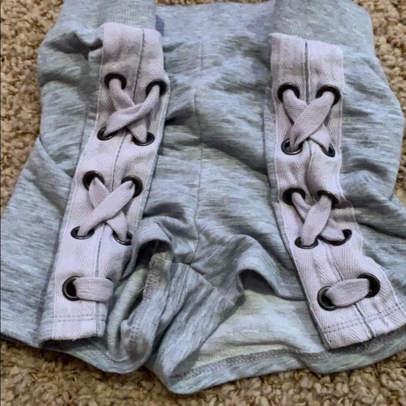 small woman’s shorts - Picture 2 of 3